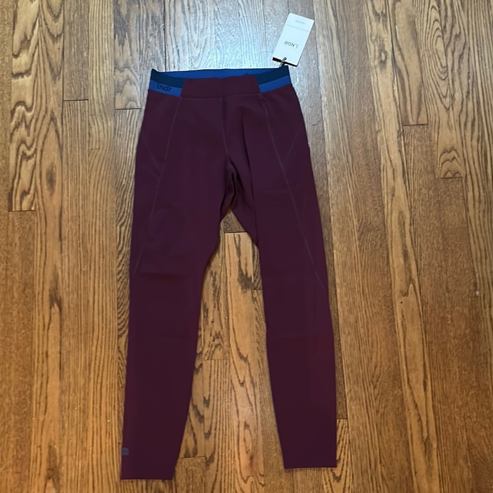 Burgundy Leggings with Blue Waistband